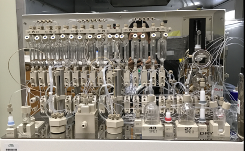 A picture of the synthesis module, on which the radiolabeling synthesis is conducted.